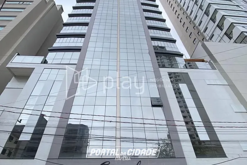 Apartamento &agrave; venda - 127m&sup2; - Meia Praia