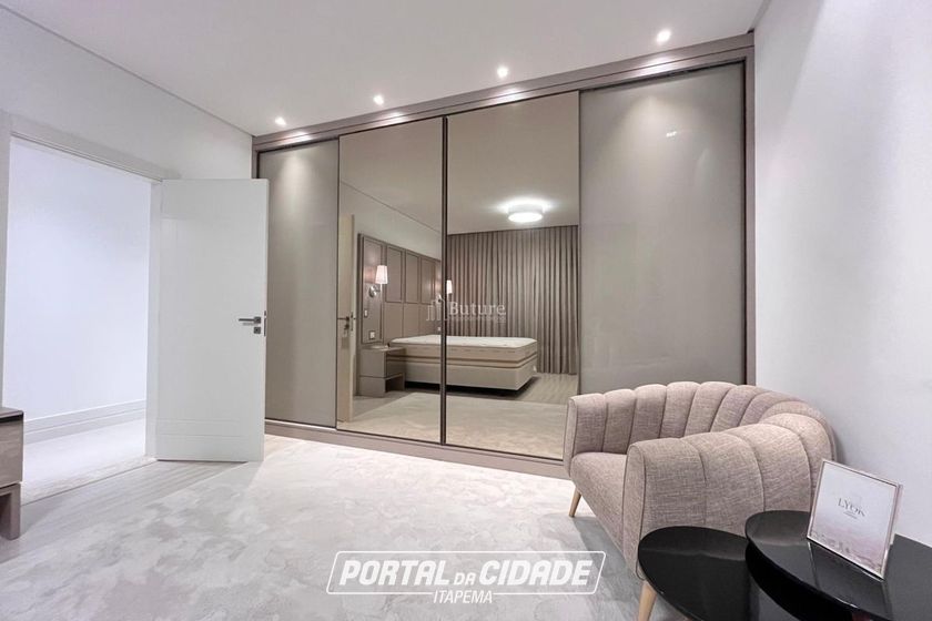 Apartamento &agrave; venda - 197m&sup2; - Meia Praia