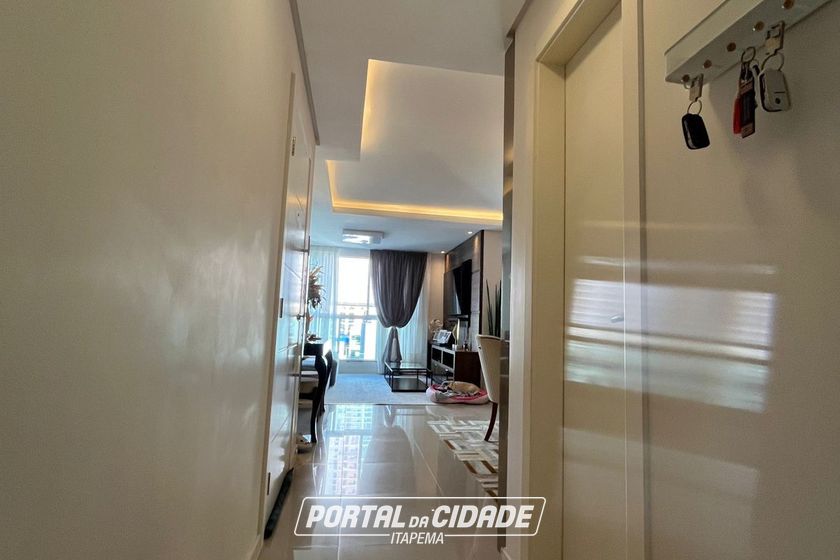 Apartamento &agrave; venda - 120m&sup2; - Meia Praia