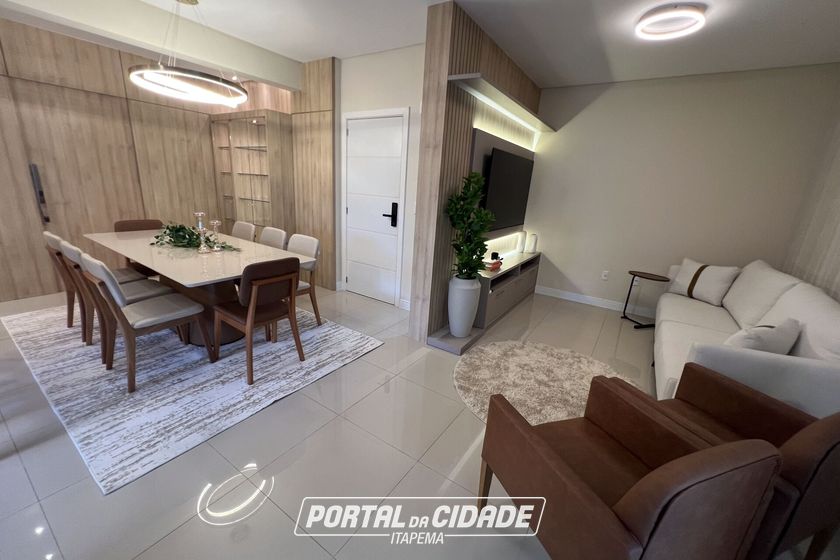 Apartamento &agrave; venda - 135m&sup2; - Meia Praia