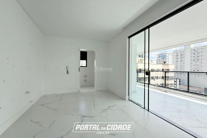 Apartamento &agrave; venda - 160m&sup2; - Meia Praia