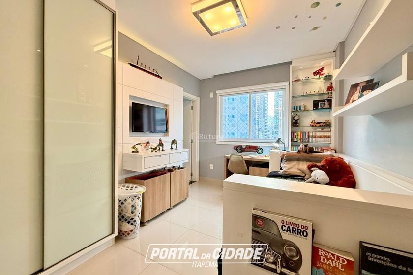 Apartamento &agrave; venda - 121m&sup2; - Meia Praia