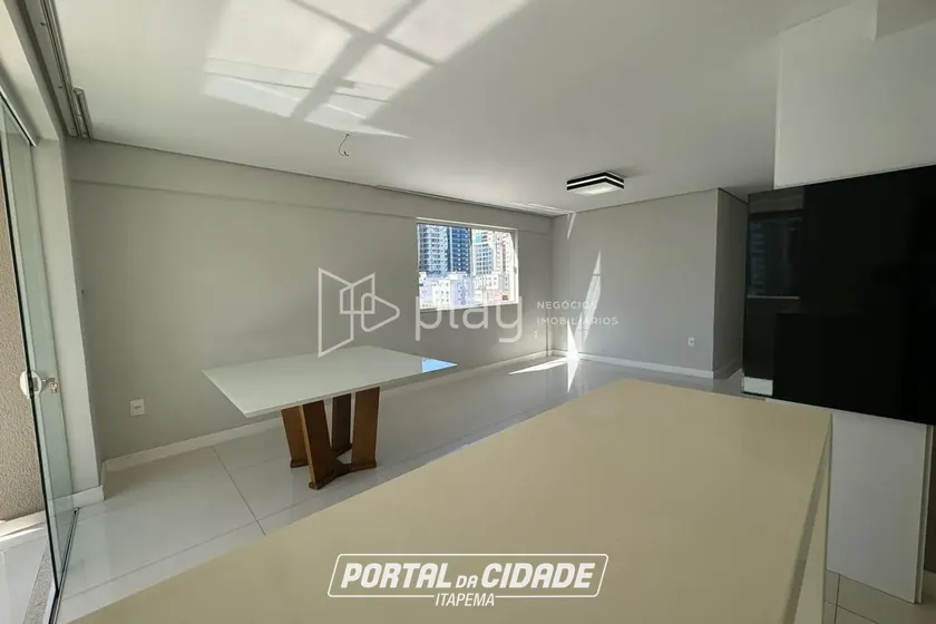 Apartamento &agrave; venda - 100m&sup2; - Meia Praia