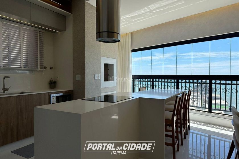 Apartamento &agrave; venda - 140m&sup2; - Meia Praia