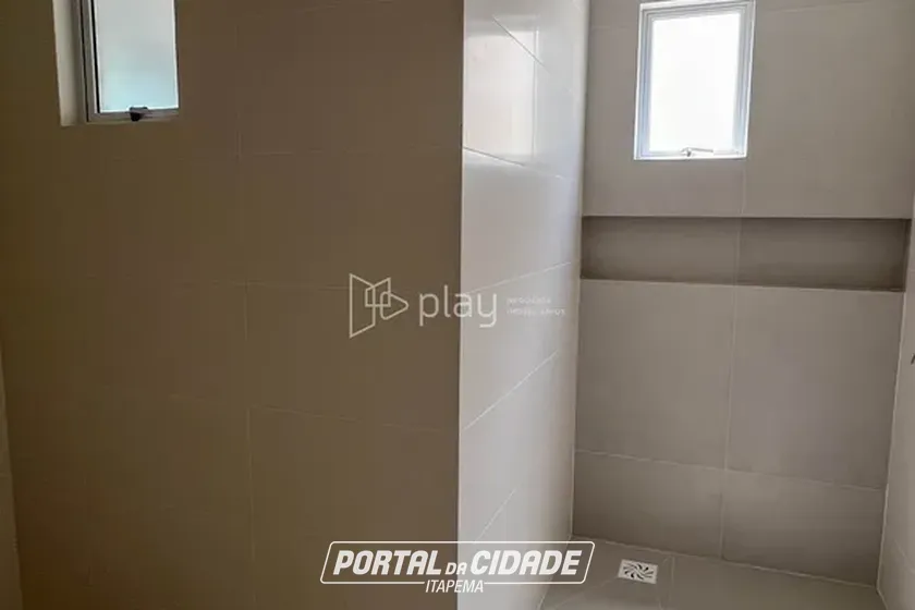 Apartamento &agrave; venda - 160m&sup2; - Meia Praia
