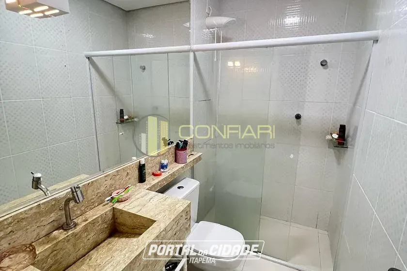 Sobrado &agrave; venda - 110m&sup2; - Meia Praia