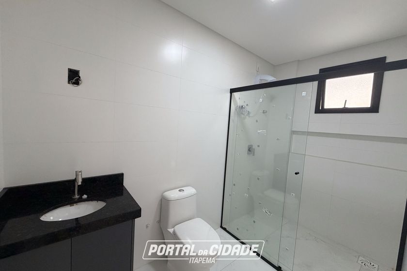 Apartamento &agrave; venda - 102m&sup2; - Meia Praia