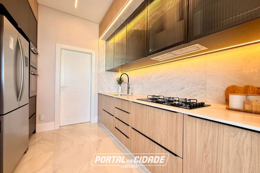 Apartamento &agrave; venda - 200m&sup2; - Meia Praia