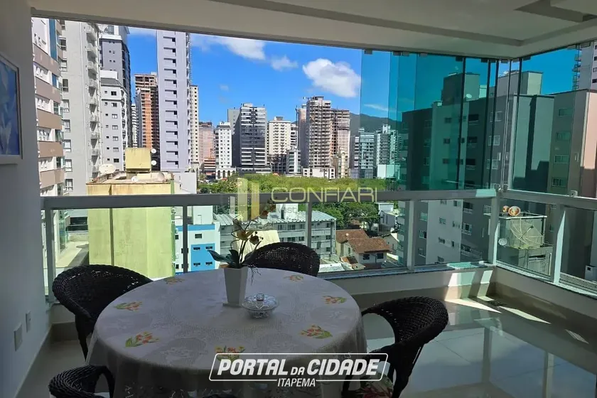 Apartamento &agrave; venda - 130m&sup2; - Meia Praia