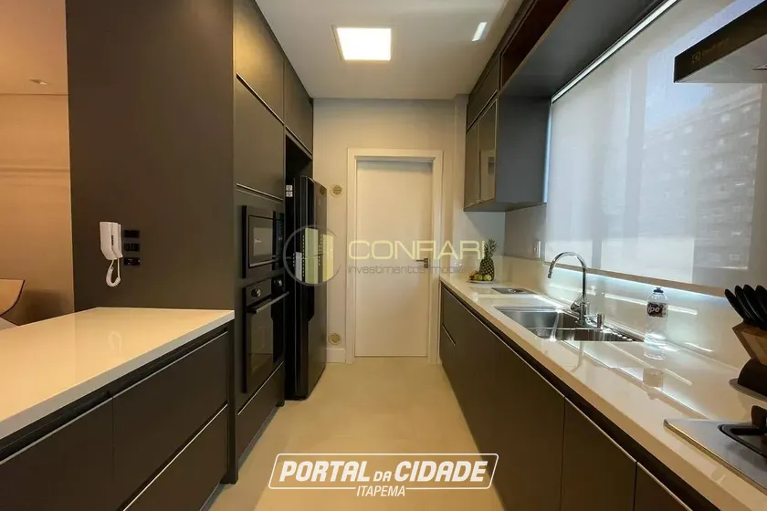 Apartamento &agrave; venda - 136m&sup2; - Meia praia