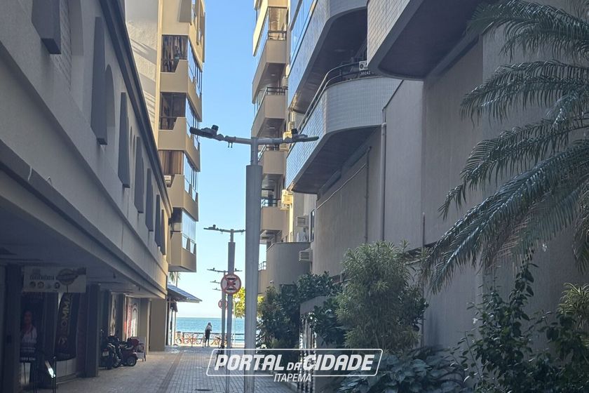 Apartamento &agrave; venda - Meia Praia
