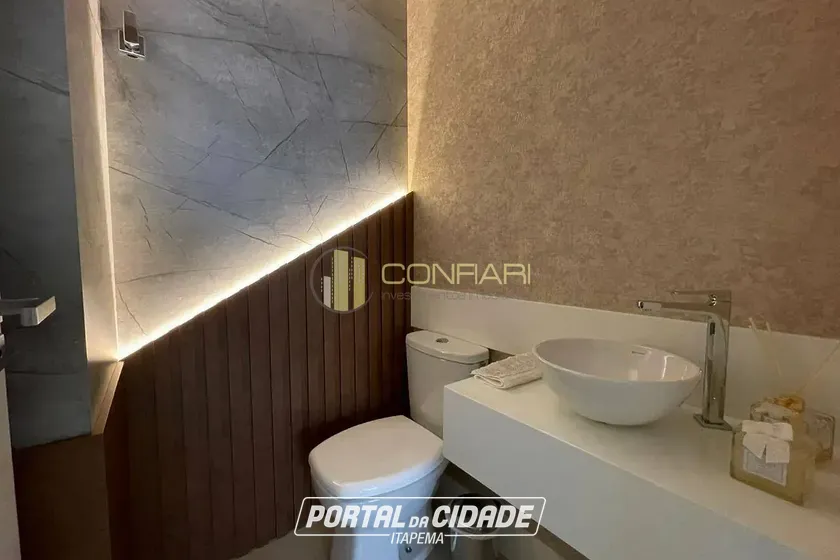 Apartamento &agrave; venda - 136m&sup2; - Meia praia