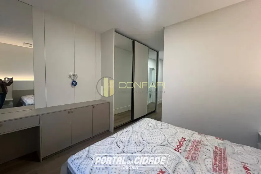 Apartamento para alugar - 187m&sup2; - meia praia