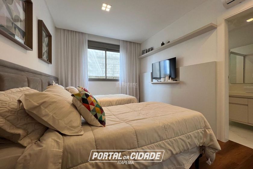 Apartamento &agrave; venda - 198m&sup2; - Meia Praia