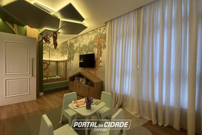 Apartamento &agrave; venda - 136m&sup2; - Meia Praia