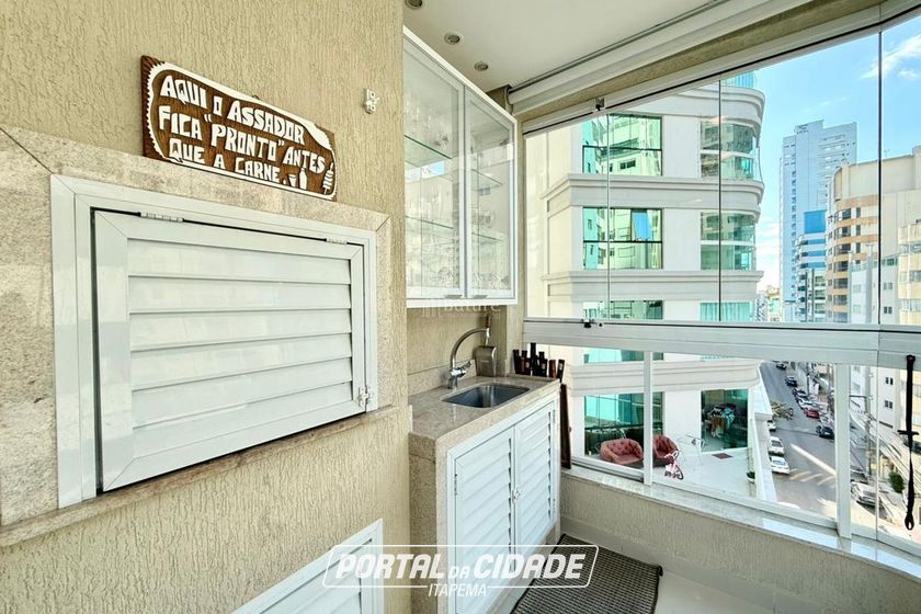 Apartamento &agrave; venda - 150m&sup2; - Meia Praia