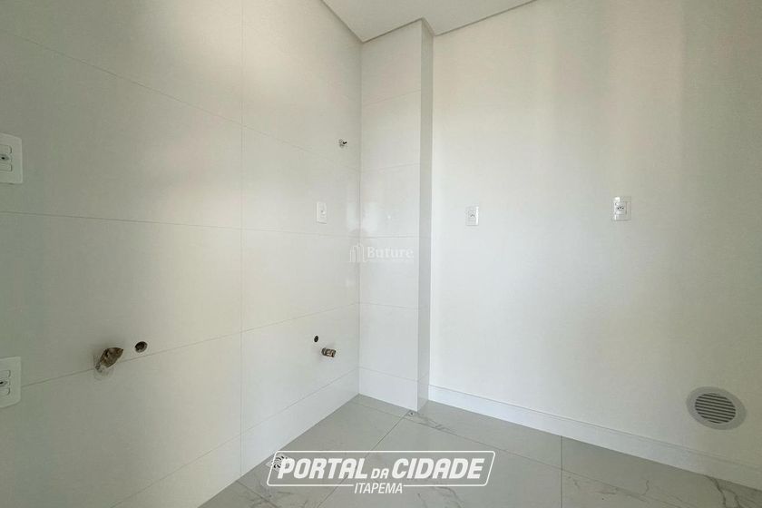 Apartamento &agrave; venda - 159m&sup2; - Meia Praia