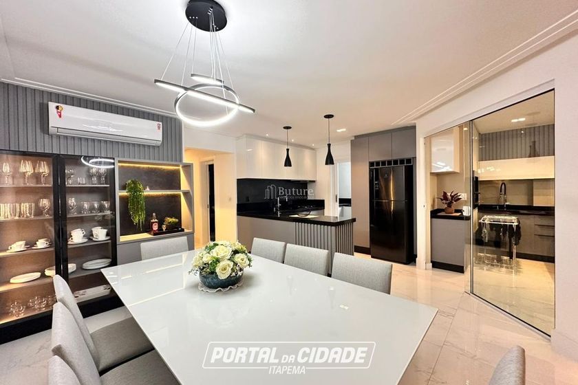 Apartamento &agrave; venda - 129m&sup2; - Meia Praia