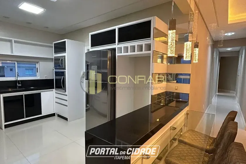 Apartamento &agrave; venda - 170m&sup2; - Meia Praia