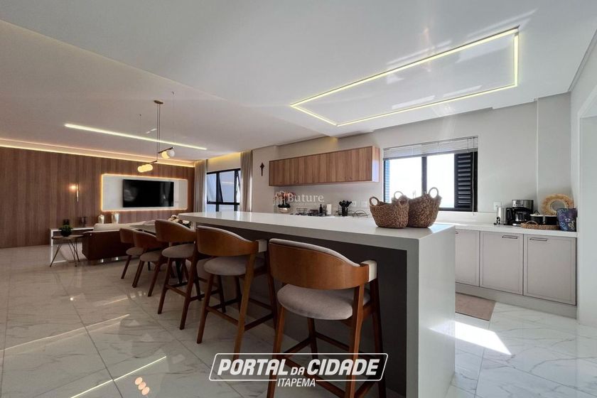 Apartamento &agrave; venda - 185m&sup2; - Meia Praia