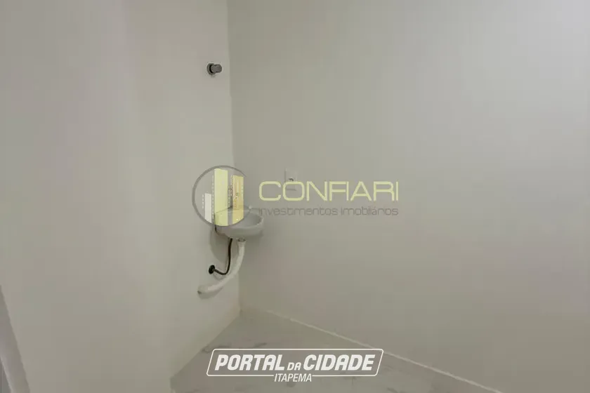Sala Comercial para alugar - 110m&sup2; - Meia Praia