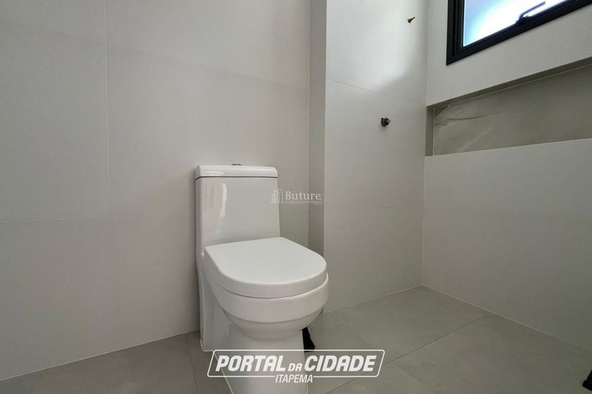 Apartamento &agrave; venda - 132m&sup2; - Meia Praia