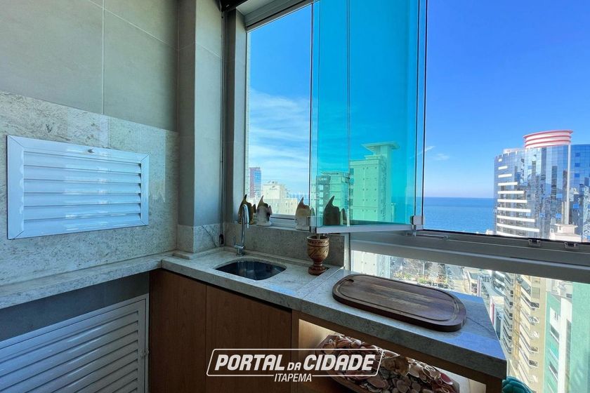 Apartamento &agrave; venda - 193m&sup2; - Meia Praia