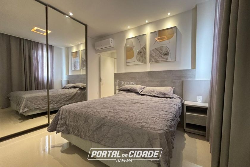 Apartamento &agrave; venda - 130m&sup2; - Meia Praia