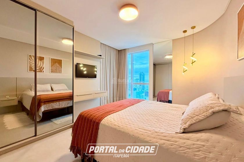 Apartamento &agrave; venda - 129m&sup2; - Meia Praia