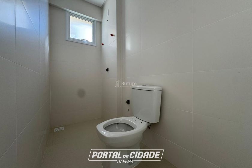 Apartamento &agrave; venda - 180m&sup2; - Meia Praia