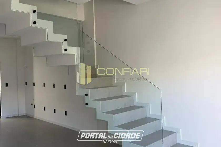 Sobrado &agrave; venda - 92m&sup2; - bombas