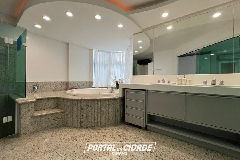 Apartamento &agrave; venda - 350m&sup2; - Meia Praia