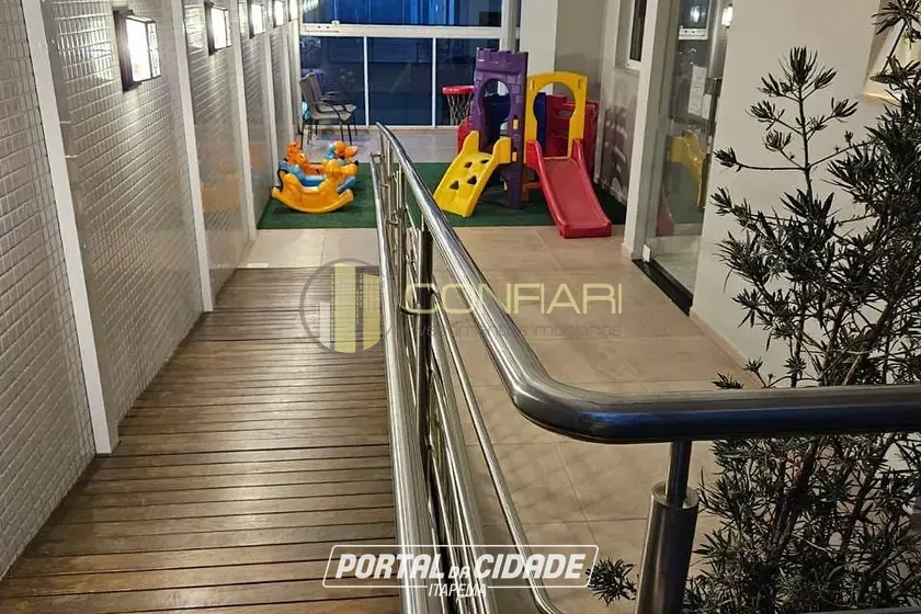 Apartamento &agrave; venda - 133m&sup2; - Meia Praia