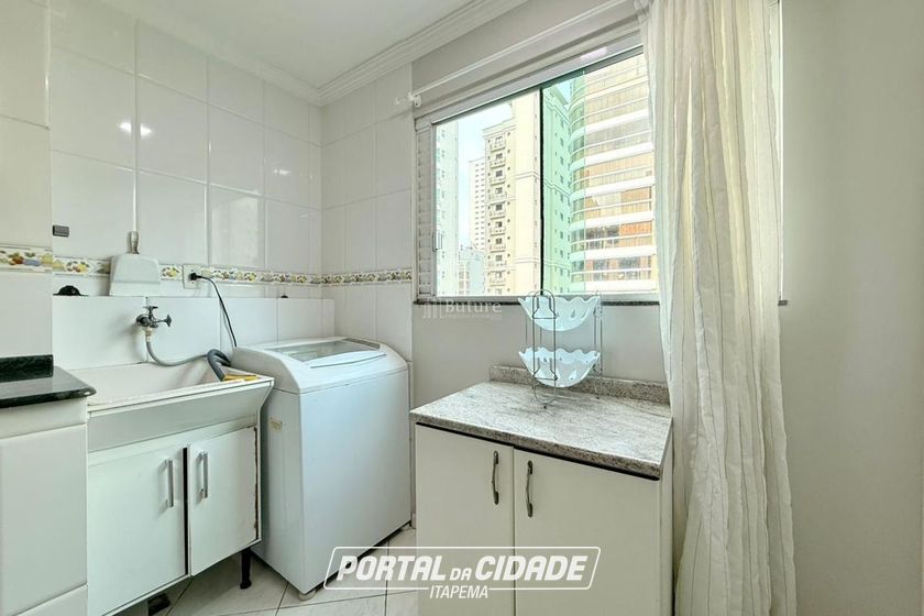 Apartamento &agrave; venda - 107m&sup2; - Meia Praia