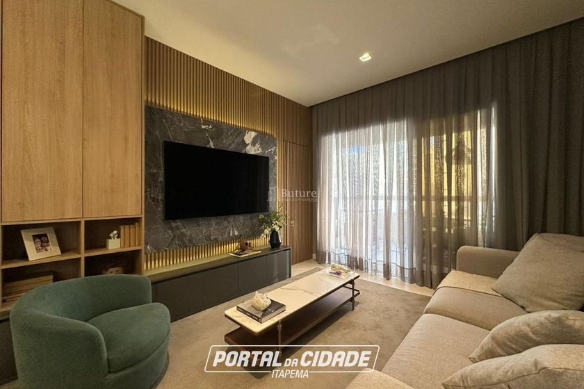 Apartamento &agrave; venda - 134m&sup2; - Meia Praia