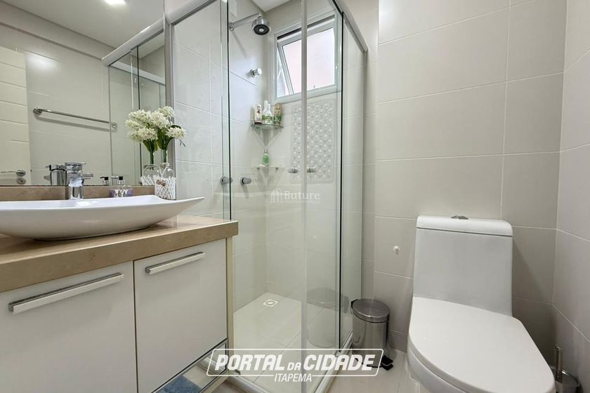 Apartamento &agrave; venda - 107m&sup2; - Meia Praia