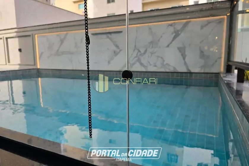 Apartamento &agrave; venda - 105m&sup2; - Meia Praia