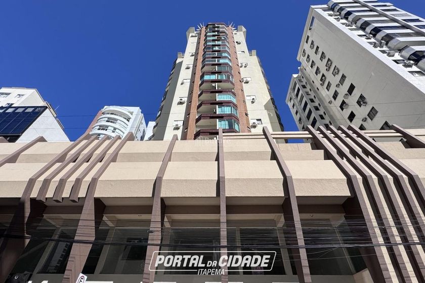 Apartamento &agrave; venda - 115m&sup2; - Centro