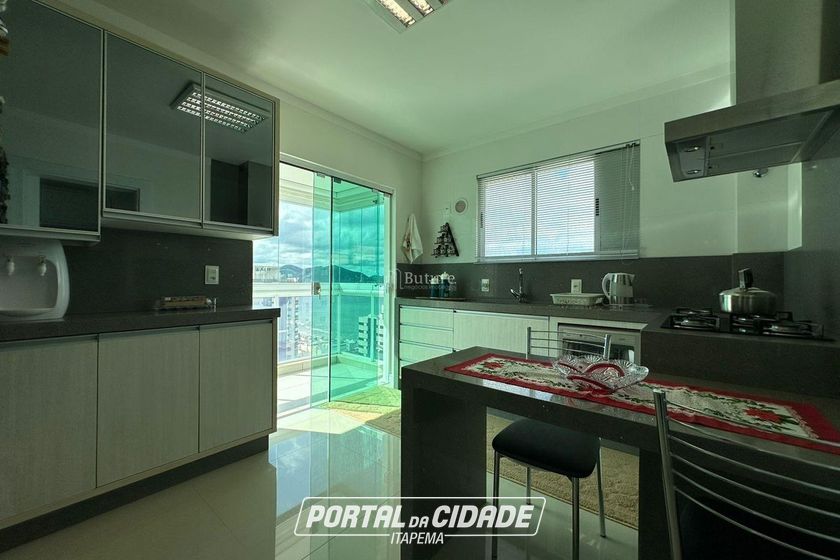 Apartamento &agrave; venda - 202m&sup2; - Meia Praia