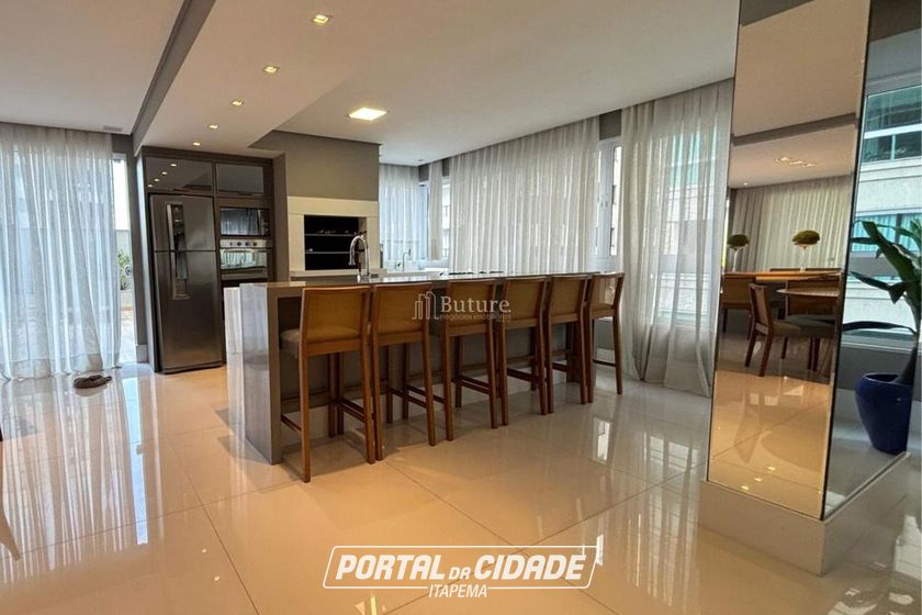 Apartamento &agrave; venda - 146m&sup2; - Meia Praia