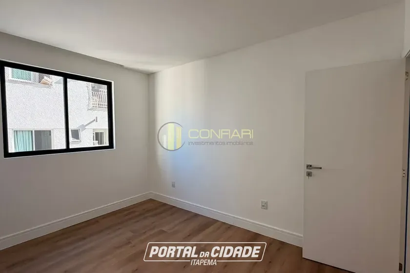 Apartamento &agrave; venda - 103m&sup2; - Meia Praia