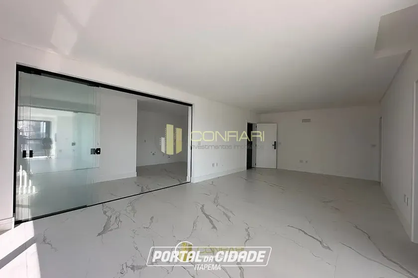 Apartamento &agrave; venda - 179m&sup2; - Meia Praia