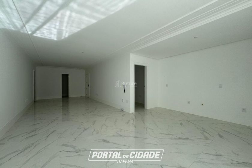 Apartamento &agrave; venda - 185m&sup2; - Meia Praia