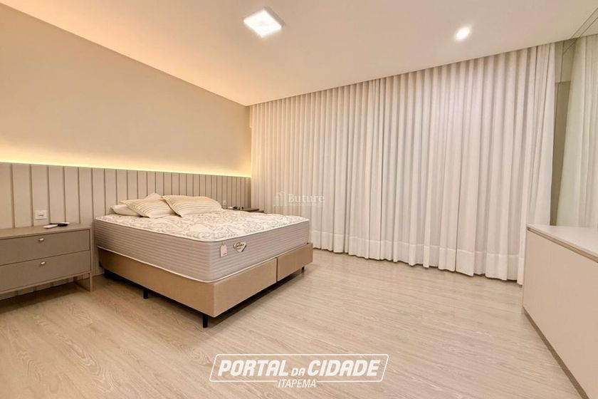 Apartamento &agrave; venda - 180m&sup2; - Meia Praia
