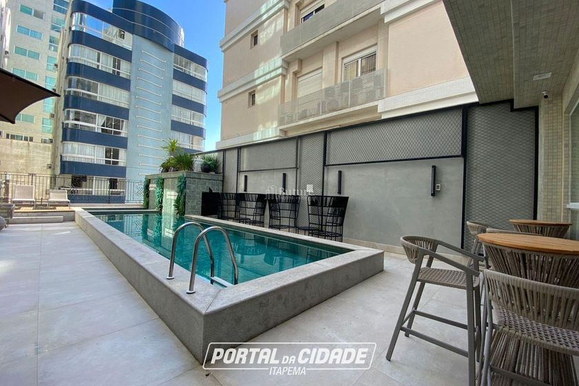 Apartamento &agrave; venda - 140m&sup2; - Meia Praia