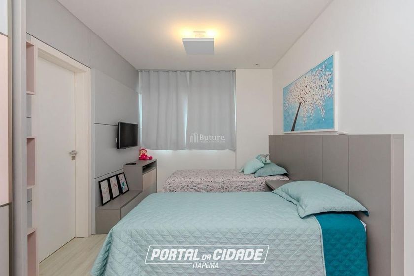 Apartamento &agrave; venda - 135m&sup2; - Meia Praia