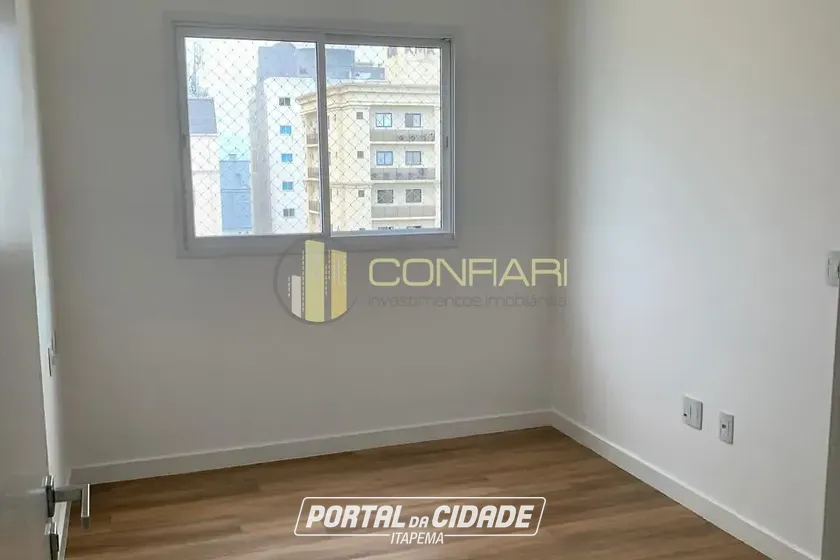 Apartamento para alugar - 182m&sup2; - Meia Praia