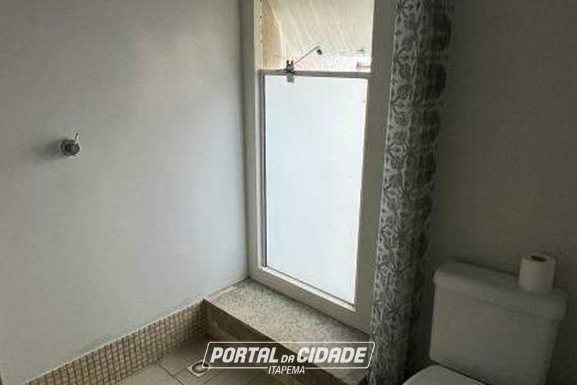 Apartamento para alugar - 160m&sup2; - Meia Praia