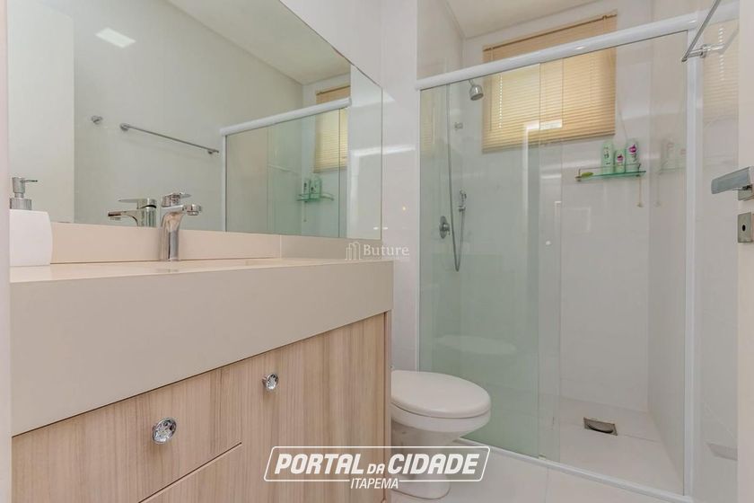 Apartamento &agrave; venda - 135m&sup2; - Meia Praia