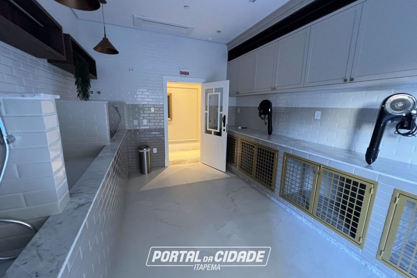 Apartamento &agrave; venda - 185m&sup2; - Meia Praia